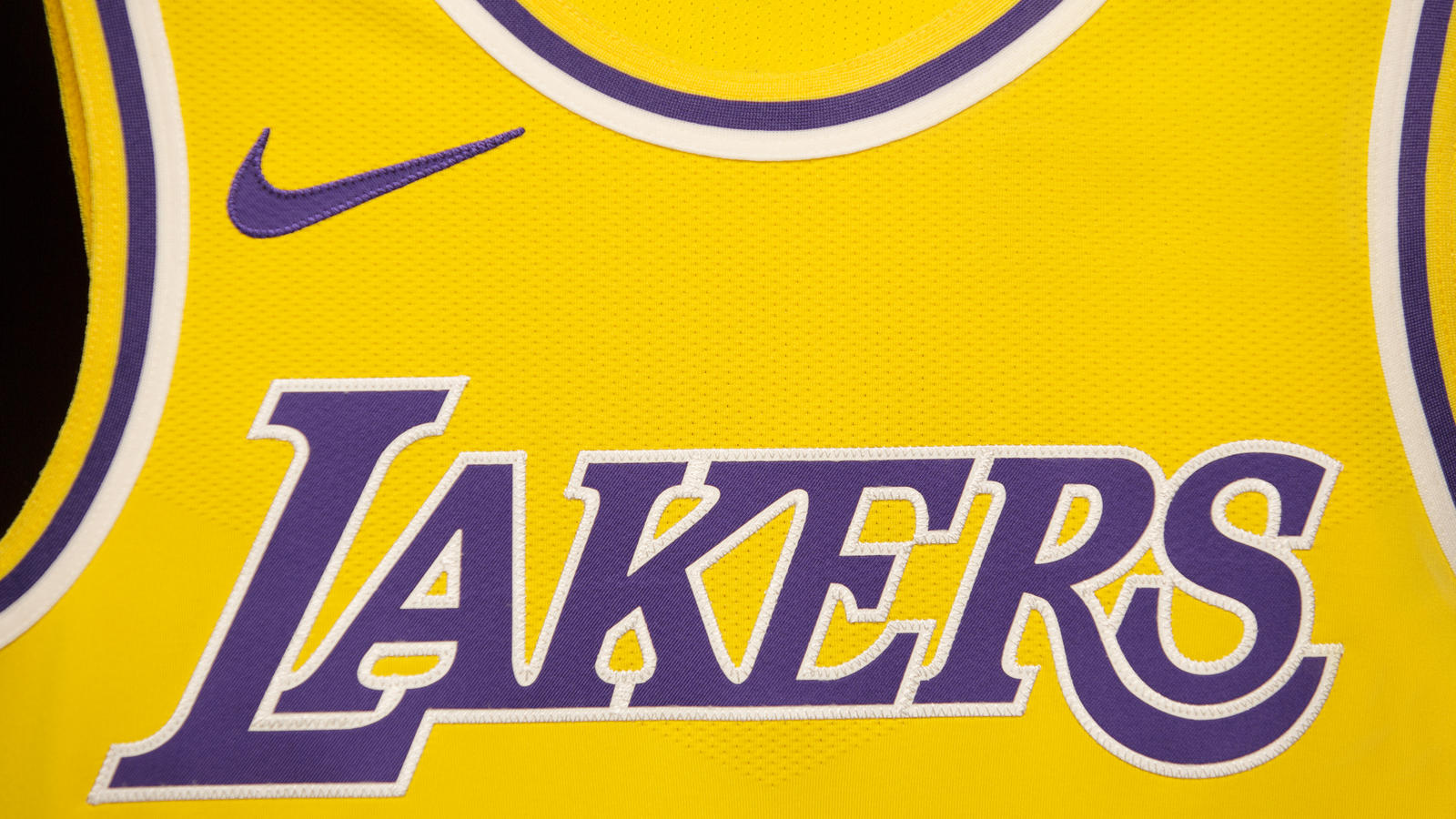 Un nouveau maillot pour les Lakers et LeBron James ! - Cool Kicks